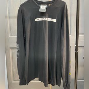 Nike long sleeve shirt XL NWT Bundles available!